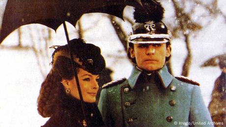 Romy Schneider in einer Filmszene mit Helmut Berger (Imago / United Archives)