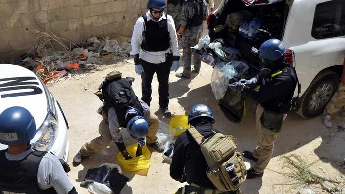 UN chemical weapons experts prepare before collecting samples from one of the sites of an alleged chemical weapons attack in Damascus' suburb of Zamalka in this August 29, 2013 file photo. (Photo: REUTERS/Bassam Khabieh/Files)