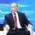 Russland Präsident Putin bei internationalem Diskussionsforum