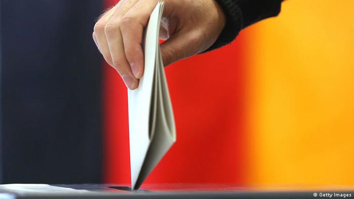 Bundestagswahl Deutschland 22.09.2013 Wahllokal Wahlurne (Getty Images)