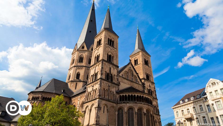 Faltan sacerdotes y desaparecen parroquias de la Iglesia Católica en  Alemania | Alemania | DW 
