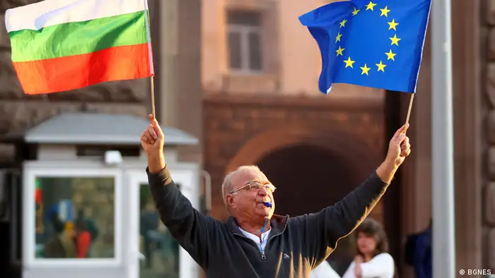 Les Bulgares manifestent quotidiennement. Ils ont perdu la confiance dans leur gouvernement et demandent le soutien de l'Union européenne