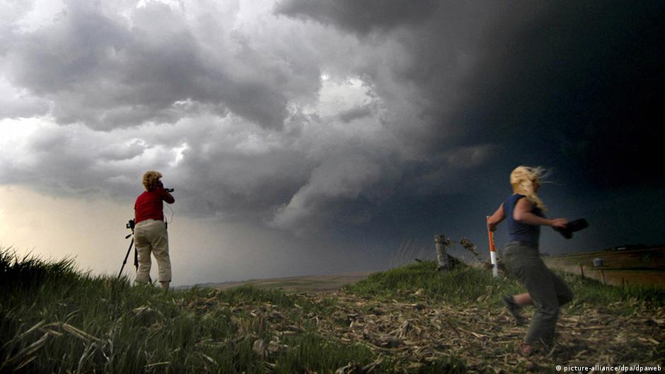 Can we predict changes in climate the way we predict the weather? DW