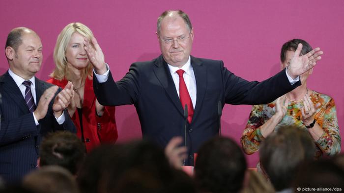 Peer Steinbrück annonce qu'il quitte le front de la politique après sa défaite électorale de 2013