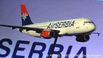 Flugzeugmodell Air Serbia (AFP PHOTO / ANDREJ ISAKOVIC)