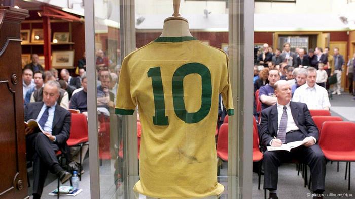 Pele jersey number 10 