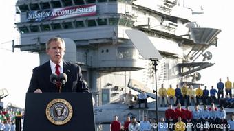Λίγες ημέρες πριν την κύρξη του πολέμου κατά του Ιράκ ο πρόεδρος Μπους αναγγέλει το τέλος του νικηφόρου πόλεμο κατά του Ιράκ 