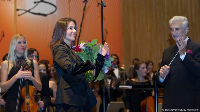 Zeynep Gedizlioğlu, 2013 yılında Beethoven Festivali için bestelediği Durak ile Bonn'daki festivale ilk kez katılmıştı.