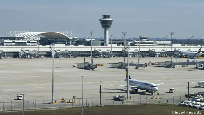 Flughafen München Außenansicht (imago/imagebroker)