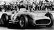 Juan Manuel Fangio im Mercedes Silberpfeil Juan Manuel Fangio im Mercedes Silberpfeil