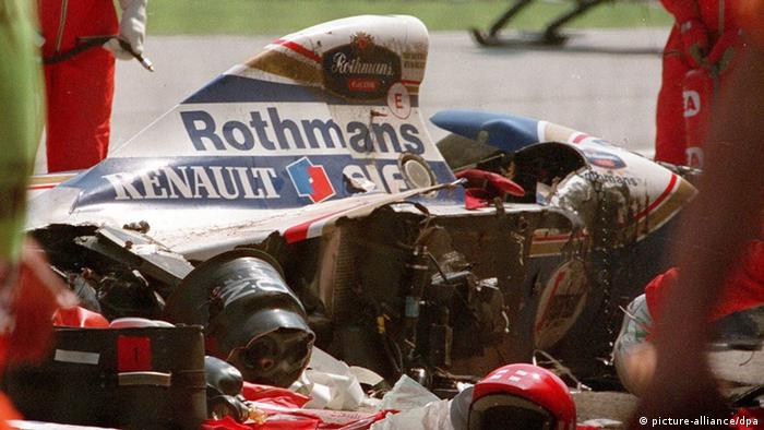 Das Wrack von Ayrton Sennas Rennauto beim Grand Prix in Imola 1994. Foto: dpa-pa