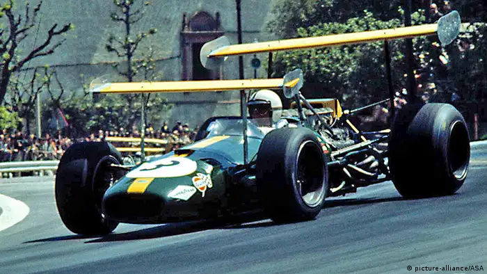 Jack Brabham bei einem Formel-1-Rennen 1969. Foto: dpa-pa 