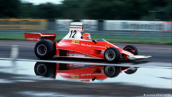 Niki Lauda 1975 beim Grand Prix in England. Foto: dpa-pa