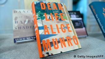 Alice Munro, book cover of 'Dear Life' 