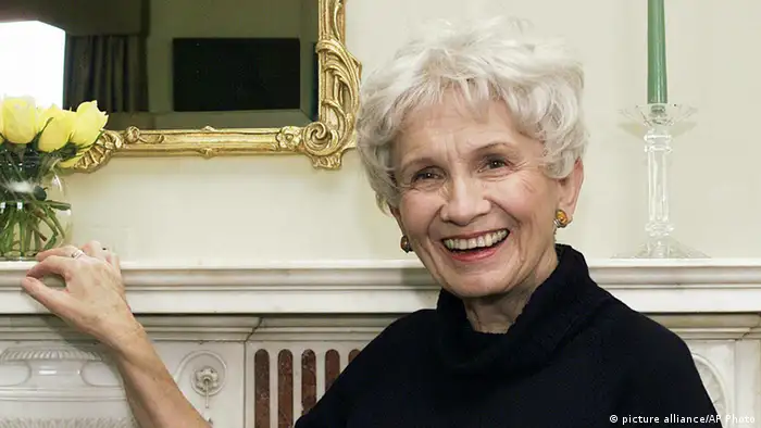 FILE - In this Oct. 28, 2002 file photo, Canadian author Alice Munro poses for a photograph at the Canadian Consulate's residence in New York. Munro has won this year's Nobel Prize in literature it was announced Thursday Oct. 10, 2013. The Swedish Academy, which selects Nobel literature winners, called her a master of the contemporary short story. (AP Photo/Paul Hawthorne, File)
