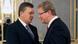Viktor Janukowitsch, Präsident der Ukraine (l.) trifft EU-Kommissar Stefan Füle in Kiew (Foto: AP) Viktor Janukowitsch, Präsident der Ukraine (l.) trifft EU-Kommissar Stefan Füle in Kiew (Foto: AP)