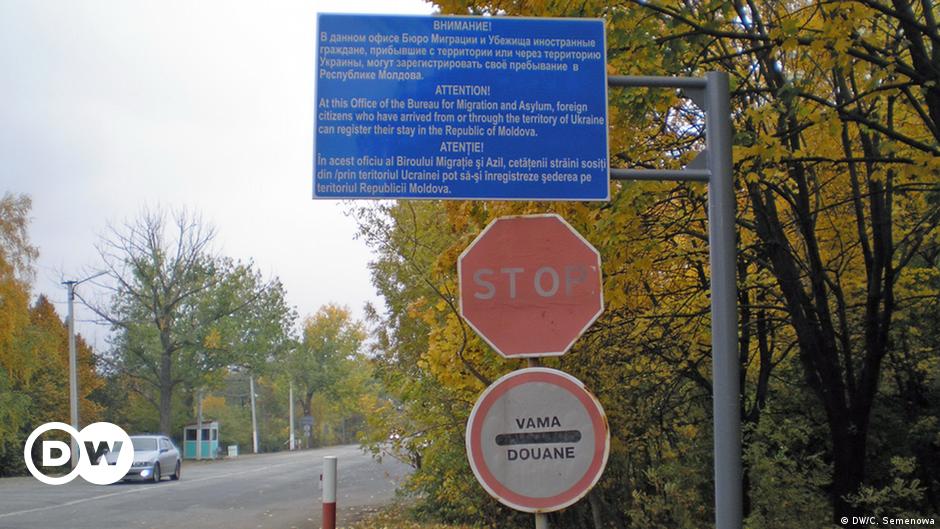 wear clearly Permeability Tiraspolul impune un fel de „carte verde” la intrarea în Transnistria |  Moldova | DW | 05.01.2015