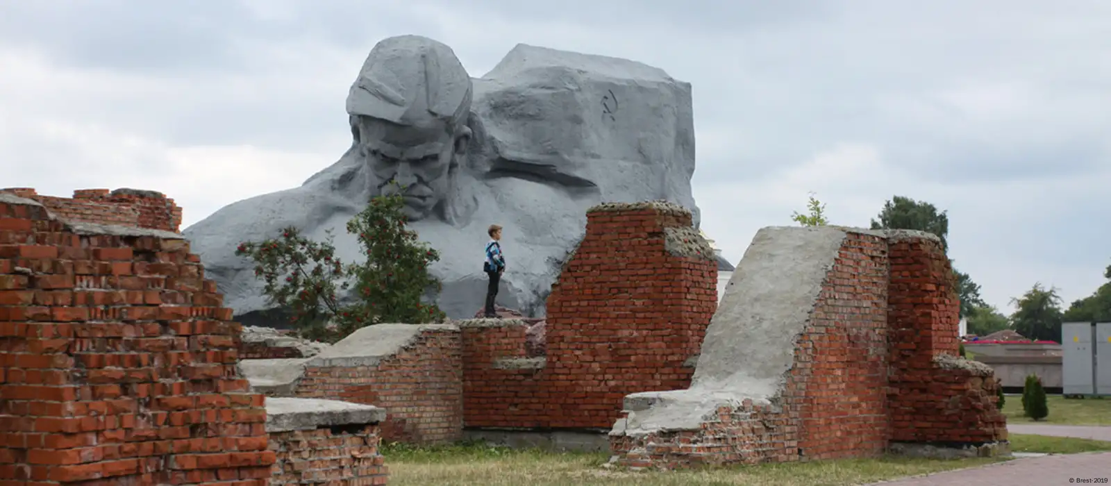 Кто против патриотического центра в Брестской крепости – DW – 06.04.2015