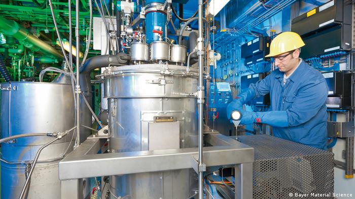 Bayer Testanlage zur Erzeugung von Schaumstoff aus CO2 (Foto: Foto: Bayer Material Science)