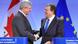 Der kanadische Premierminister Stephen Harper und EU-Kommissionpräsident Jose Manuel Barroso schütteln sich bei einer Konferenz über das Freihandelsabkommen zwischen EU und Kanada die Hände (Foto: GEORGES GOBET/AFP/Getty Images) Der kanadische Premierminister Stephen Harper und EU-Kommissionpräsident Jose Manuel Barroso schütteln sich bei einer Konferenz über das Freihandelsabkommen zwischen EU und Kanada die Hände (Foto: GEORGES GOBET/AFP/Getty Images)