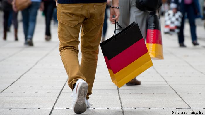 German consumer confidence stops falling | Business| Economy and finance  news from a German perspective | DW | 24.10.2014