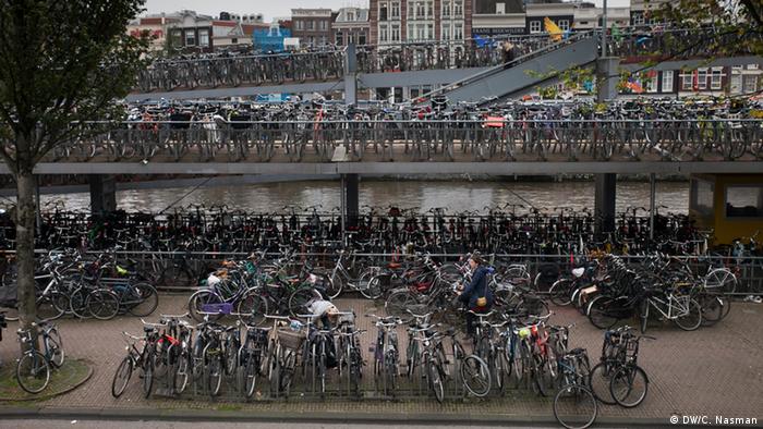 Bikes in Amsterdam (photo: Carl Nasman)