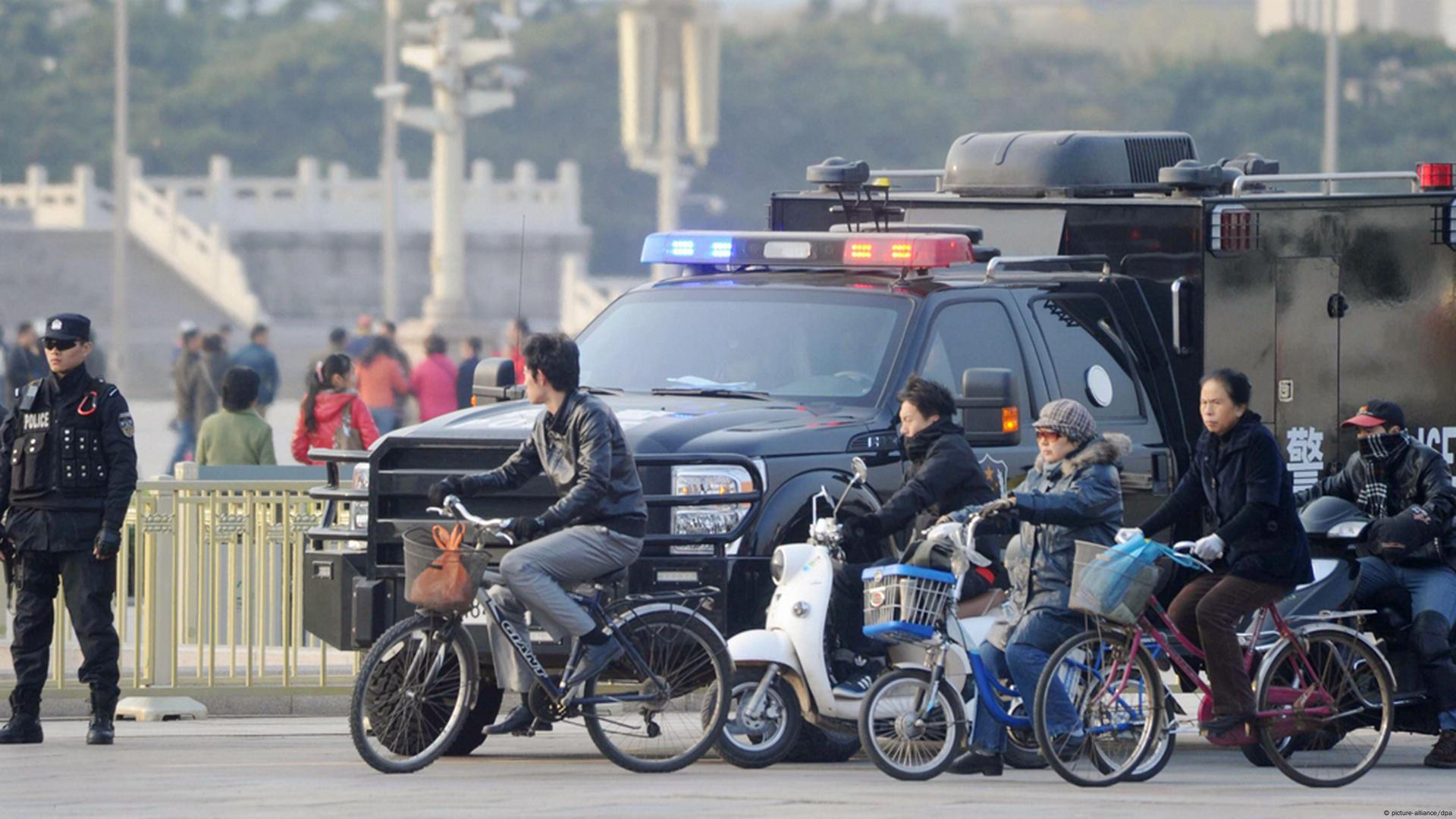 官媒：警方破获“暴力恐怖袭击案” – DW – 2013年10月30日