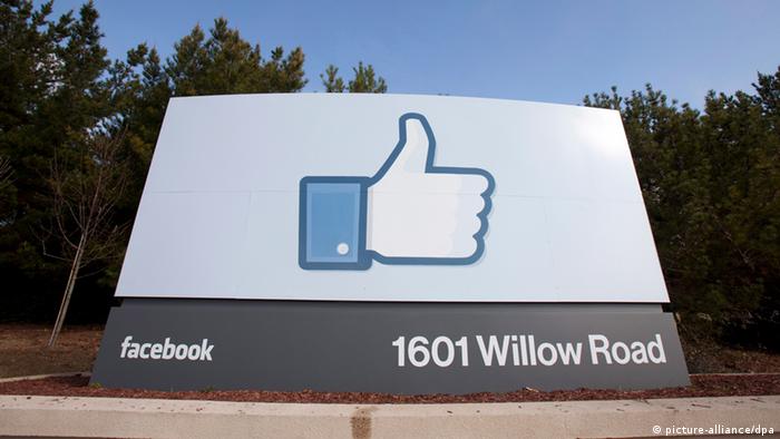 Symbolbild Facebook verdient an Smartphone-Werbung Symbolbild Facebook verdient an Smartphone-Werbung