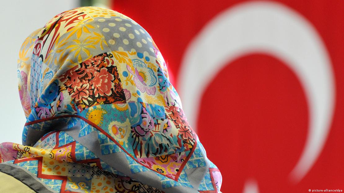 Türkei: Politikerinnen wollen im Parlament ein Kopftuch tragen
