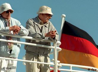 Wie Alt Sind Alte Menschen In Deutschland Deutschland Dw 05 07 11