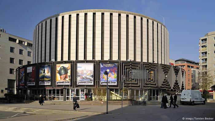 circular building (imago/Torsten Becker)