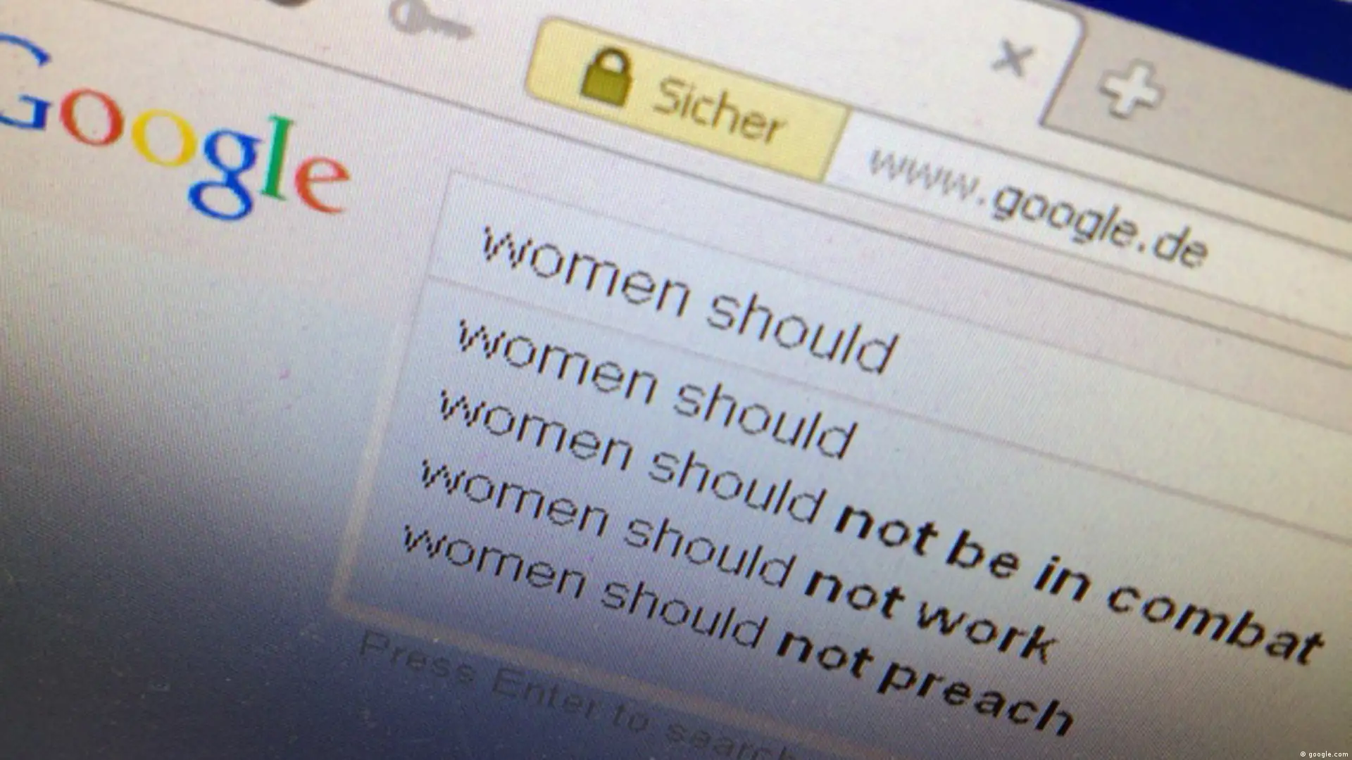 Gericht stoppt Sex-Bilder bei Google – DW