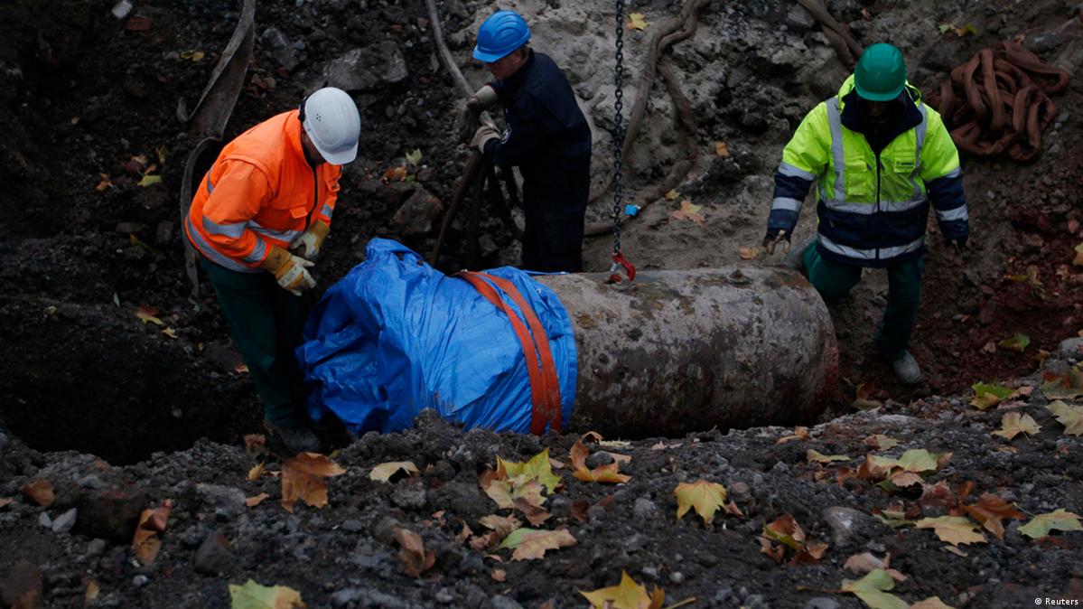 Dangerous Job Bomb Disposal Technicians DW 01/16/2014