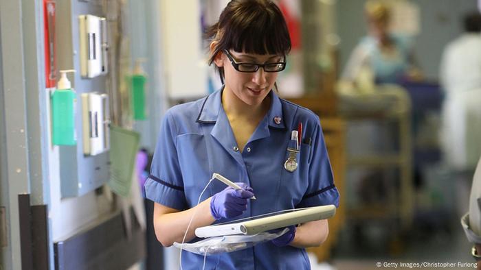 NHS Schwester Krankenhaus Medizin Großbritannien