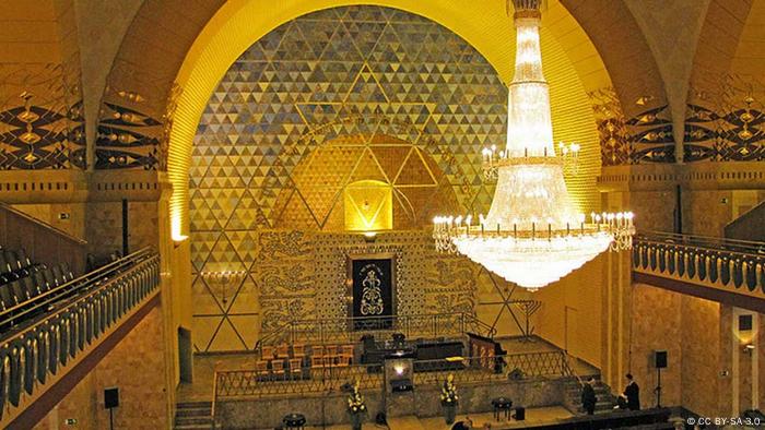 Interior of the Westend Synagoge in Frankfurt am Main.
Photo: Dontworry/Wikipedia

