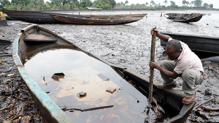 Le Delta Du Niger Toujours Pollue Afrique Dw 03 11 15