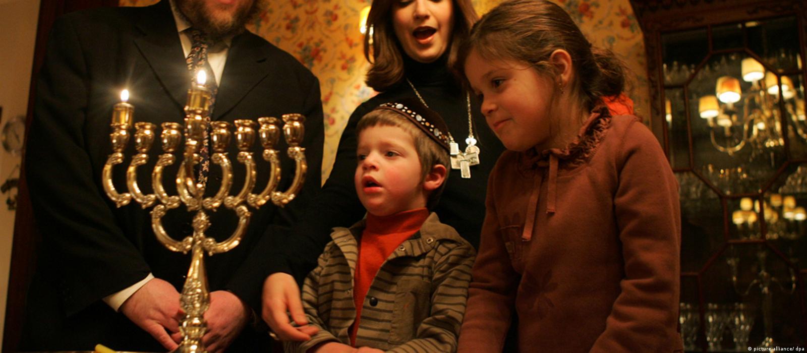 Chanucá, a tradicional festa judaica das luzes – DW – 07/12/2015
