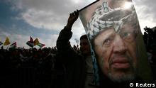 Miles de palestinos conmemoran aniversario de muerte de Arafat