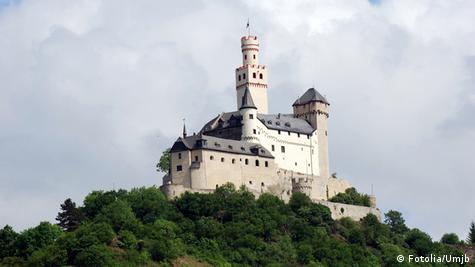 Топ-10 самых дорогих старинных замков мира. Фото. Цены