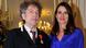 Bob Dylan mit Kulturministerin Aurelie Filippetti nach der Auszeichnung des Rockmusikers mit dem höchsten französischen Verdienstorden (Foto: picture-alliance/dpa) Bob Dylan mit Kulturministerin Aurelie Filippetti nach der Auszeichnung des Rockmusikers mit dem höchsten französischen Verdienstorden (Foto: picture-alliance/dpa)