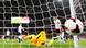 Uno de los goles chilenos contra Inglaterra, en Wembley. Uno de los goles chilenos contra Inglaterra, en Wembley.