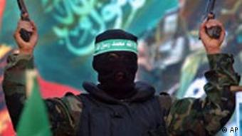 5 Jahre Intifada: Militanter Palästinenser der Hamas Bewegung