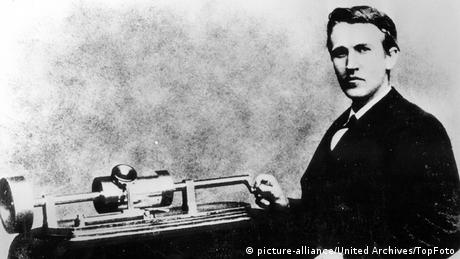 Томас Едисън бил смятан от учителя си за умствено изостанал