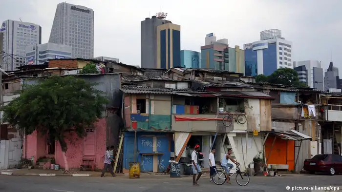 Au Brésil, les favelas constituent un véritable défi sécuritaire pour les autorités