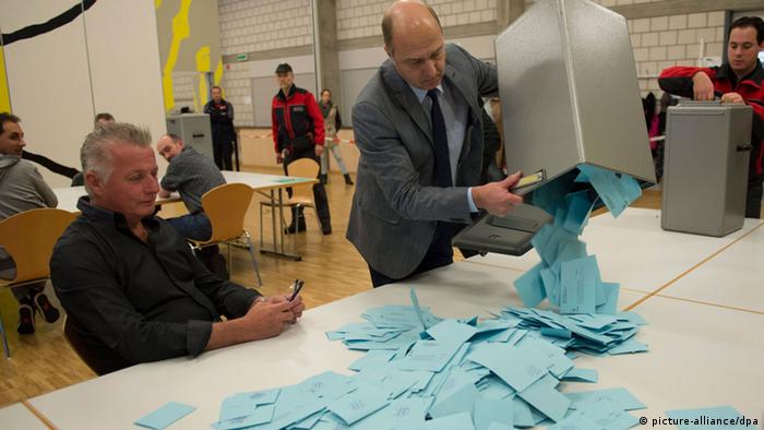 Подсчет голосов на референдуме в Швейцарии