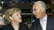 Bundeskanzlerin Angela Merkel Fußball Franz Beckenbauer (Foto: Wolfgang Kumm/dpa/lbn) Bundeskanzlerin Angela Merkel Fußball Franz Beckenbauer (Foto: Wolfgang Kumm/dpa/lbn)