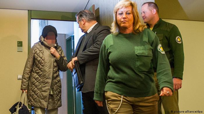 Mother of defendant Zschaepe, Annerose enters arrives at the Higher Regional Court in Munich (Photo: MARC MUELLER, dpa)