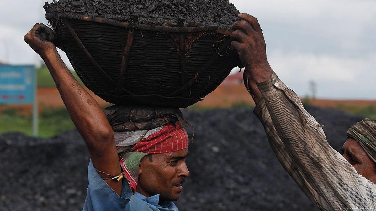 India courts private miners – DW – 10/21/2014