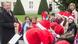 Bundespräsident Joachim Gauck und seine Lebensgefährtin Daniela Schadt singen am 29.11.2013 in Berlin vor dem Schloss Bellevue gemeinsam mit Kindern der Kolumbus-Grundschule Weihnachtslieder. Gemeinsam präsentierten sie den Weihnachtsbaum vor dem Schloss. Foto: Maurizio Gambarini/dpa +++(c) dpa - Bildfunk+++ / eingestellt von: ml Bundespräsident Joachim Gauck und seine Lebensgefährtin Daniela Schadt singen am 29.11.2013 in Berlin vor dem Schloss Bellevue gemeinsam mit Kindern der Kolumbus-Grundschule Weihnachtslieder. Gemeinsam präsentierten sie den Weihnachtsbaum vor dem Schloss. Foto: Maurizio Gambarini/dpa +++(c) dpa - Bildfunk+++ / eingestellt von: ml
