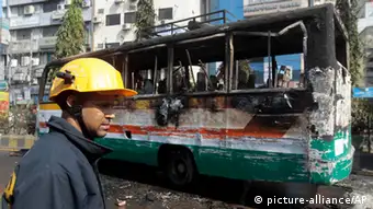 Dhaka Bus Brandanschlag Unruhen Opposition 29.11.2013